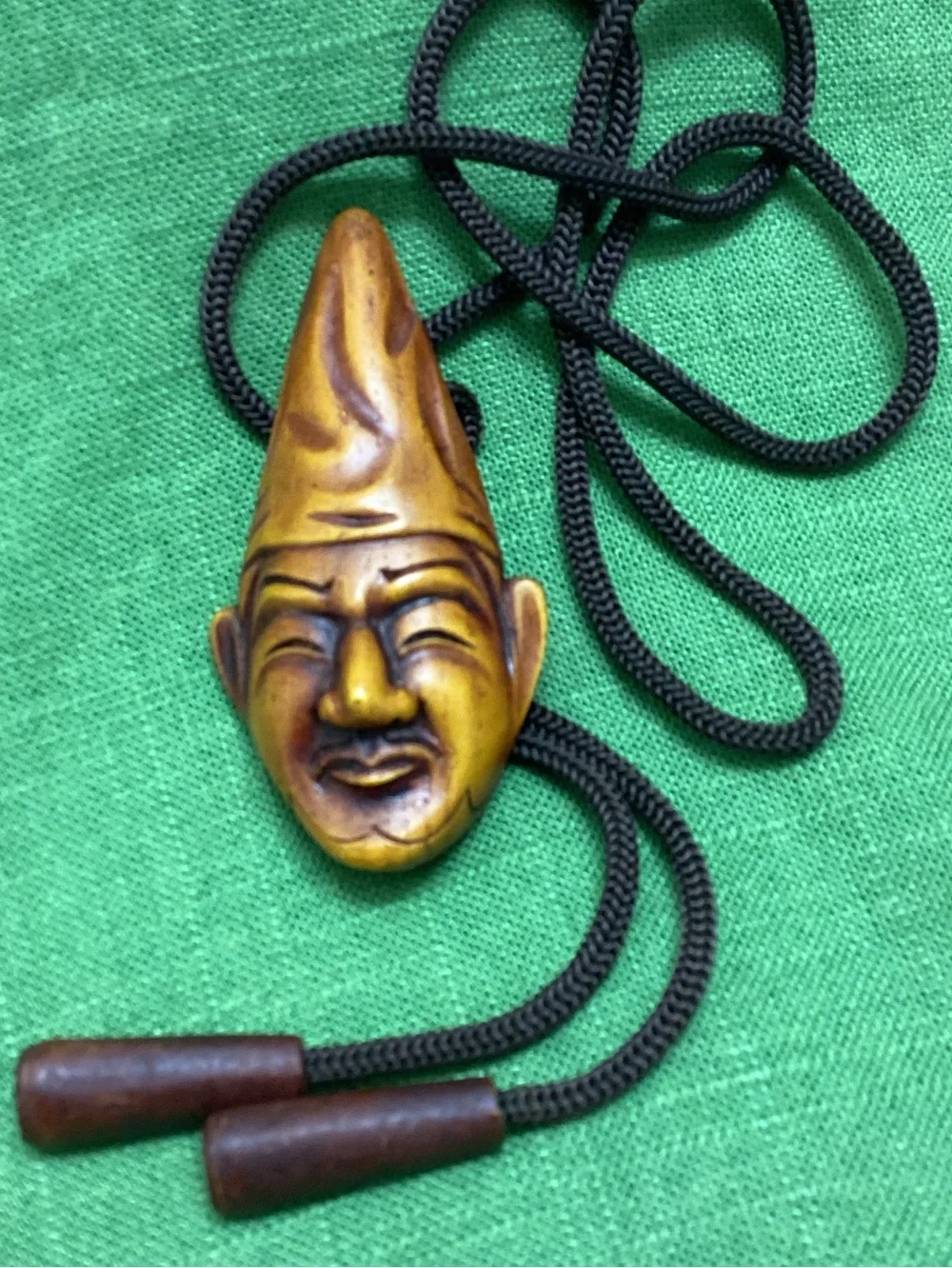 Hahoetal vintage South Korean bolo tie  Mid-century modern Pacific rim boho